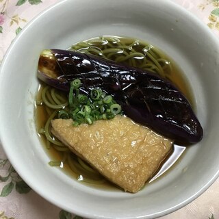 茄子と揚げの冷やし抹茶そば